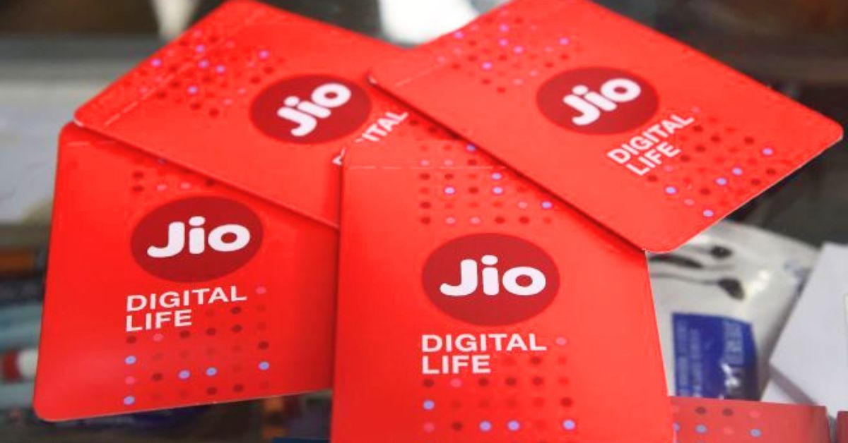 জিওর নতুন 339 টাকার প্ল্যানে পাচ্ছেন পুরো ক্যালেন্ডার মাসের মেয়াদ, দৈনিক 1.5 জিবি ডেটা এবং 18 মাসের গুগল জেমিনি প্রো বিনামূল্যে। 