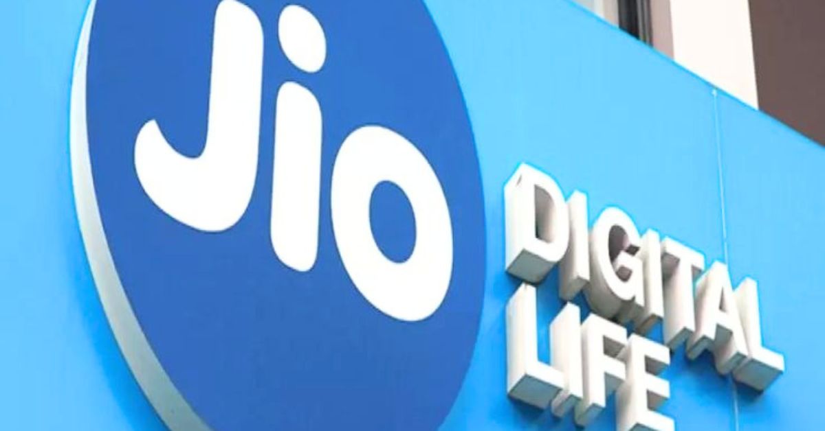 জিওর নতুন 339 টাকার প্ল্যানে পাচ্ছেন পুরো ক্যালেন্ডার মাসের মেয়াদ, দৈনিক 1.5 জিবি ডেটা এবং 18 মাসের গুগল জেমিনি প্রো বিনামূল্যে। 